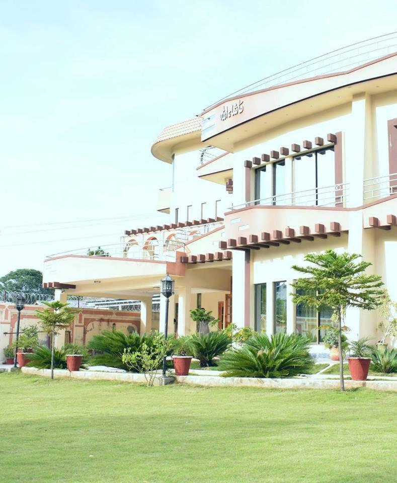 Royal Emirates Residence Abbottabad Dış mekan fotoğraf
