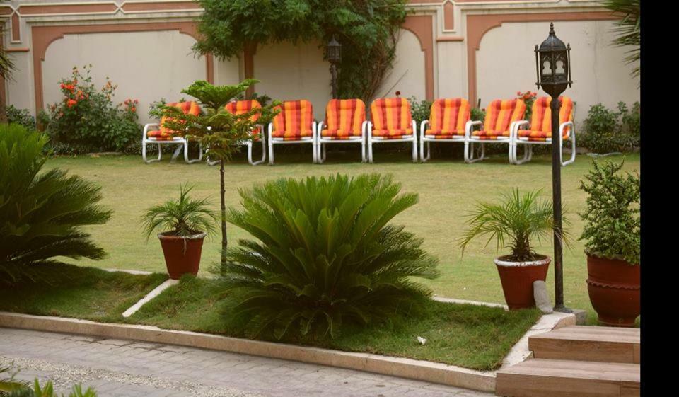 Royal Emirates Residence Abbottabad Dış mekan fotoğraf